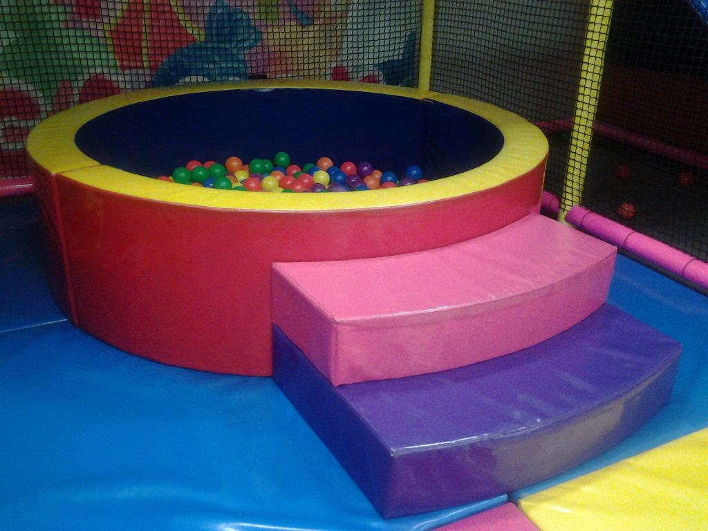 Toddler ball pit